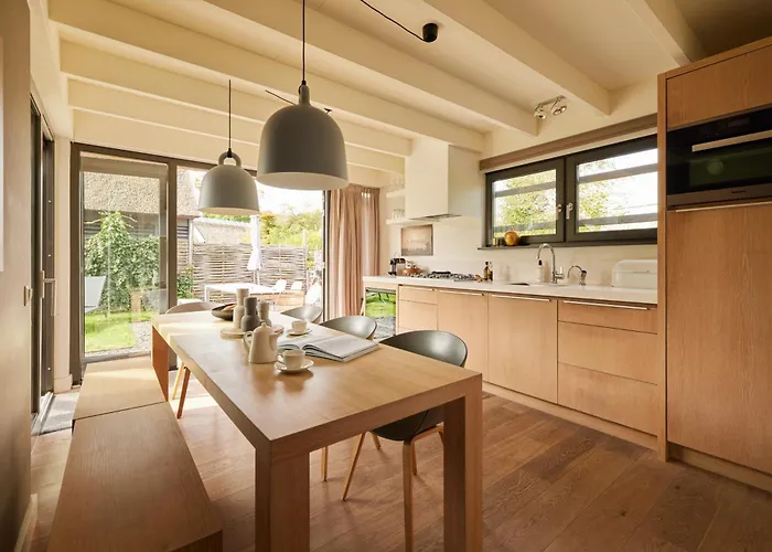 Dutchen Duynvoet Схорл